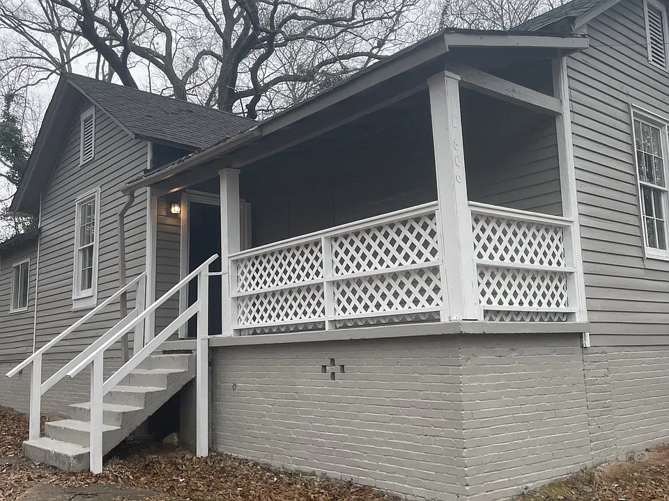 806 Stonewall St