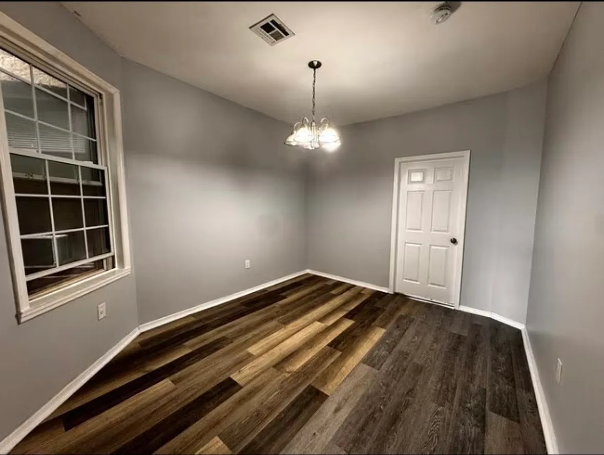 3 bed, $2,050 — Photo 2