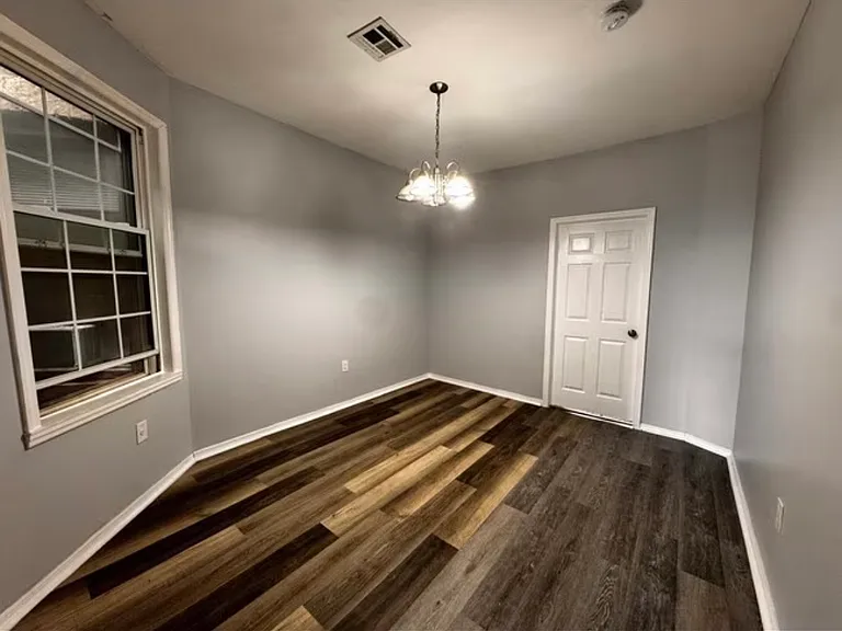 595 Ocean Ave — Photo 2