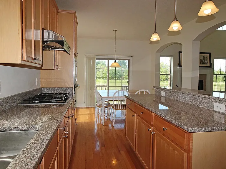 7126 Snowdrop Ct — Photo 3