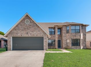 2204 Delaford Dr, Arlington, TX 76002