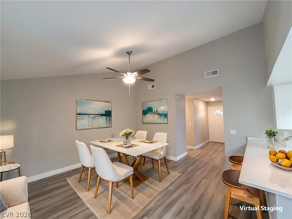 3 bed, 2.0 bath, 1420 sqft, $2,050 — Photo 4