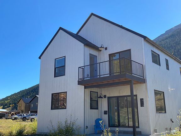 2nd image of 710 Mineral St #1