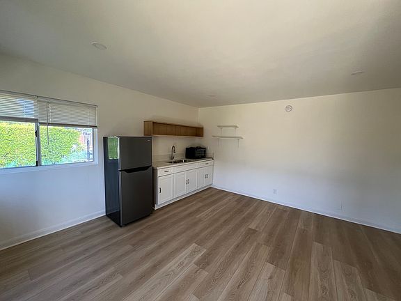 3rd image of 5920 Willowcrest Ave APT 7