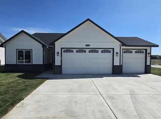 1501 E Midway Ct, Valley Center, KS 67147