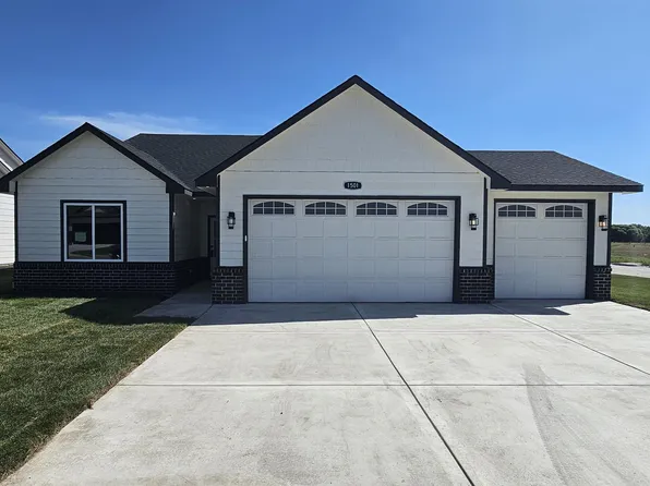 1501 E Midway Ct, Valley Center, KS 67147