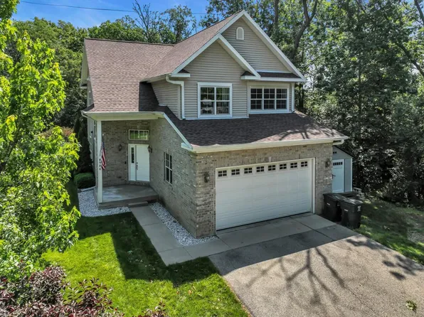 N8986 Swift Lake ROAD, East Troy, WI 53120