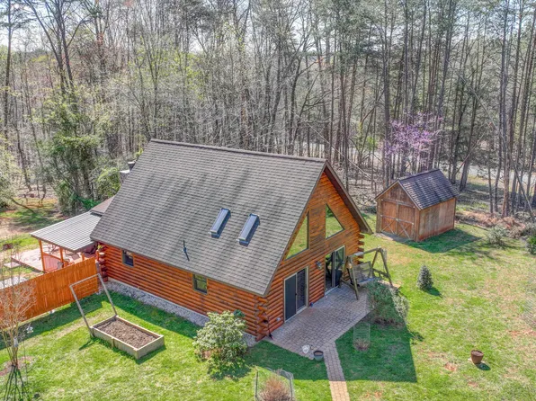 1284 Moss Meadows Dr, Pittsville, VA 24139