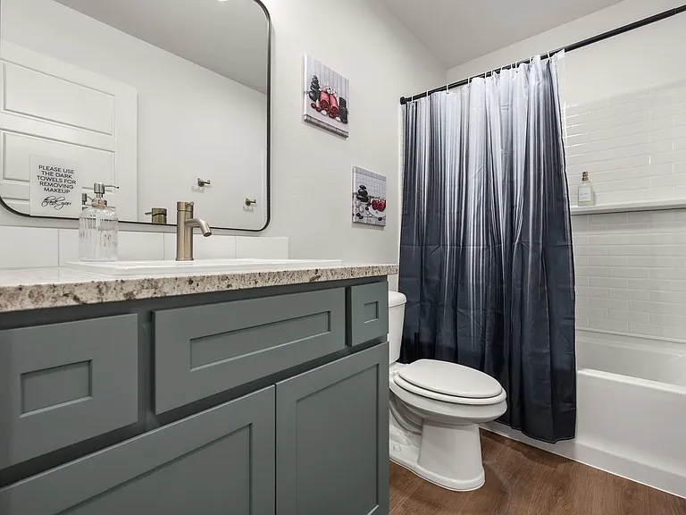 2515 Kenwood Ave — Photo 11
