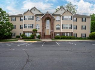 2031 Salem Bluff Dr, Winston Salem, NC 27127