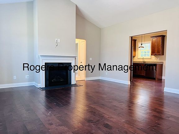 4th image of 303 Keeneland Dr