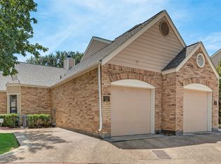 213 Cimarron Trl APT 4, Irving, TX 75063
