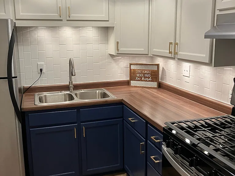 Kitchen with above and under cabinet lighting