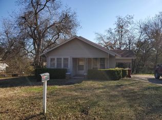 416 N H St, Hugo, OK 74743