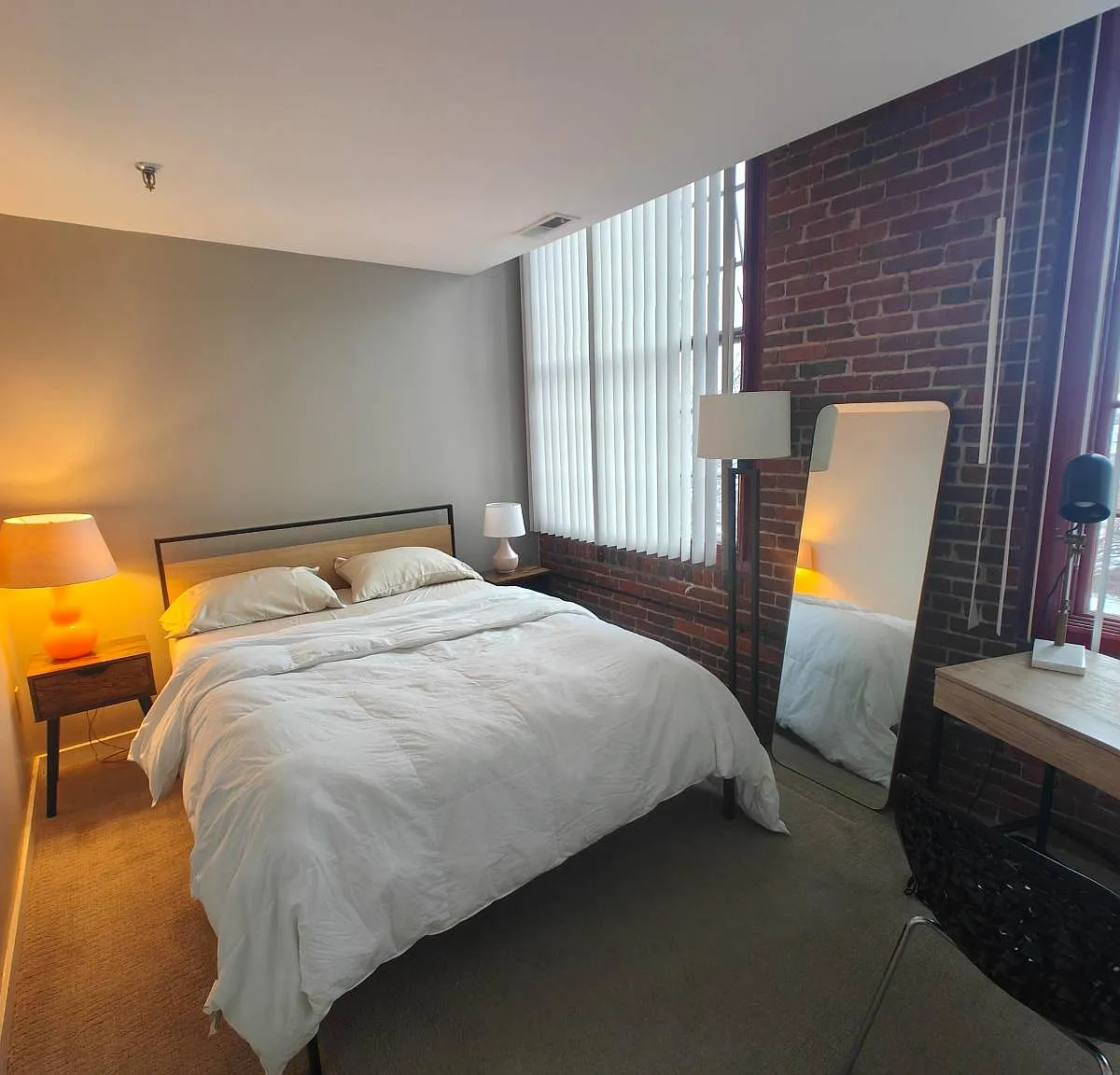 2 bed, 618 sqft, $2,600 — Photo 2