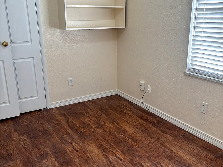 7604 Madison Dr — Photo 17