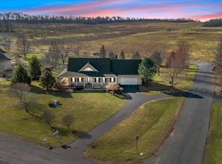 14 Daufuskie Ln, Inwood, WV 25428