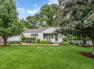 45 Oak Ridge Dr, Decatur, IL 62521