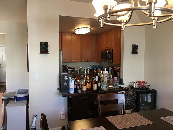4th image of 422 E Evelyn Ave #203