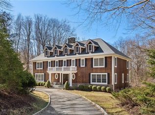 8 Yale Pl, Armonk, NY 10504