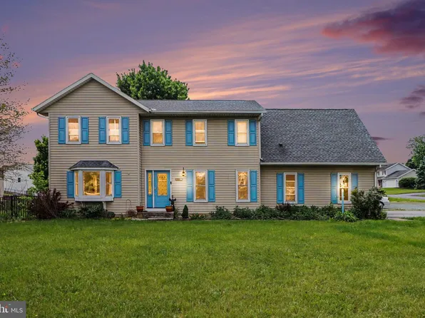 3750 Manor Ln, Chambersburg, PA 17202