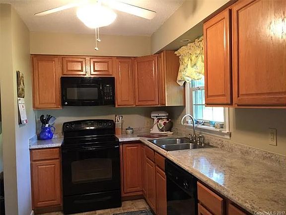 3rd image of 3549 Gardner Park Dr