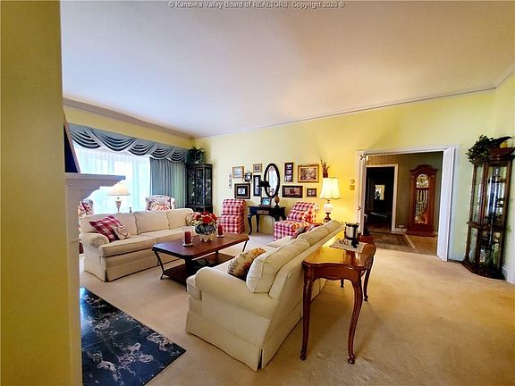 4th image of 315 Hillcrest Dr