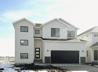 6704 32nd St S, Fargo, ND