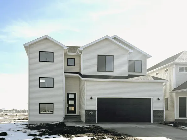 6704 32nd St S, Fargo, ND 58104