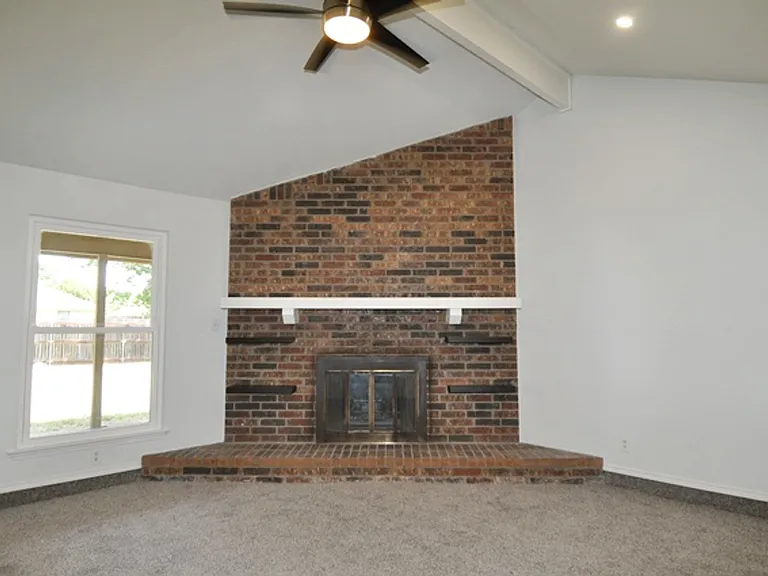 205 Juniper Dr — Photo 5
