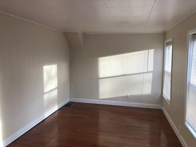 85 Glen St #4 — Photo 3
