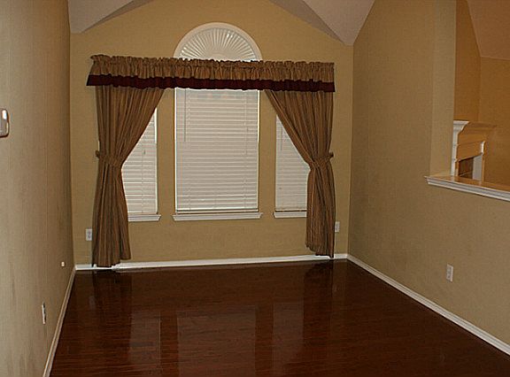 5th image of 1408 Hansberry Dr