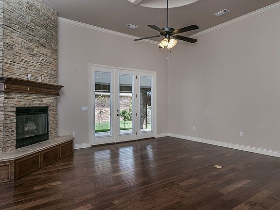 4th image of 8010 Oxford Dr