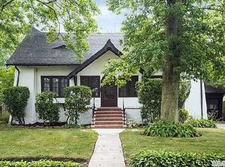 21 Yale Rd, Merrick, NY 11566