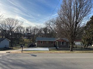 139 Lakeside Park Dr, Hendersonville, TN 37075