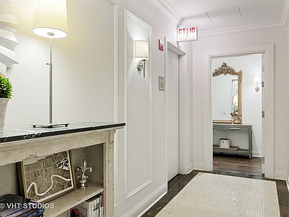4th image of 1035 N Dearborn St Unit 8W