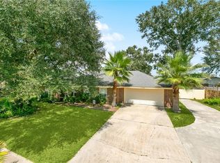 100 Wedgewood Dr, Slidell, LA 70458