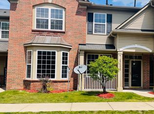 47520 Pembroke Dr #74, Canton, MI 48188