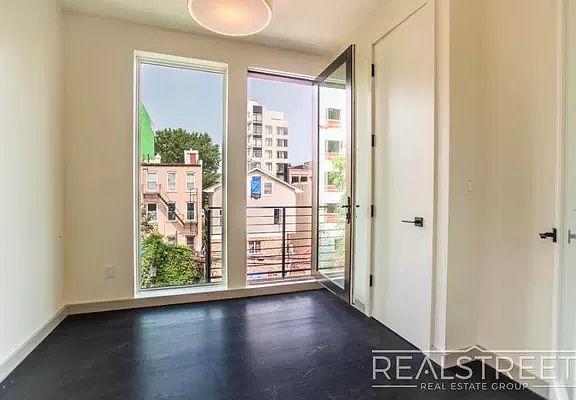 5th image of 227 Winthrop St #2BB