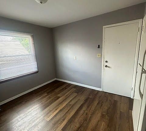 4th image of 3606-3608 N 85th St