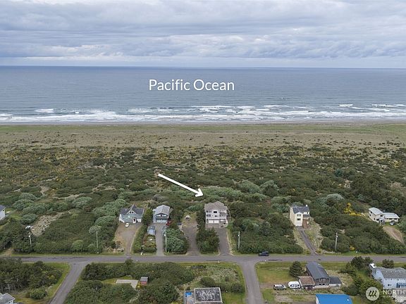 3rd image of 769 S Sand Dune Avenue SW