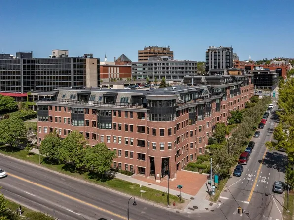 40 College Street #301, Burlington, VT 05401