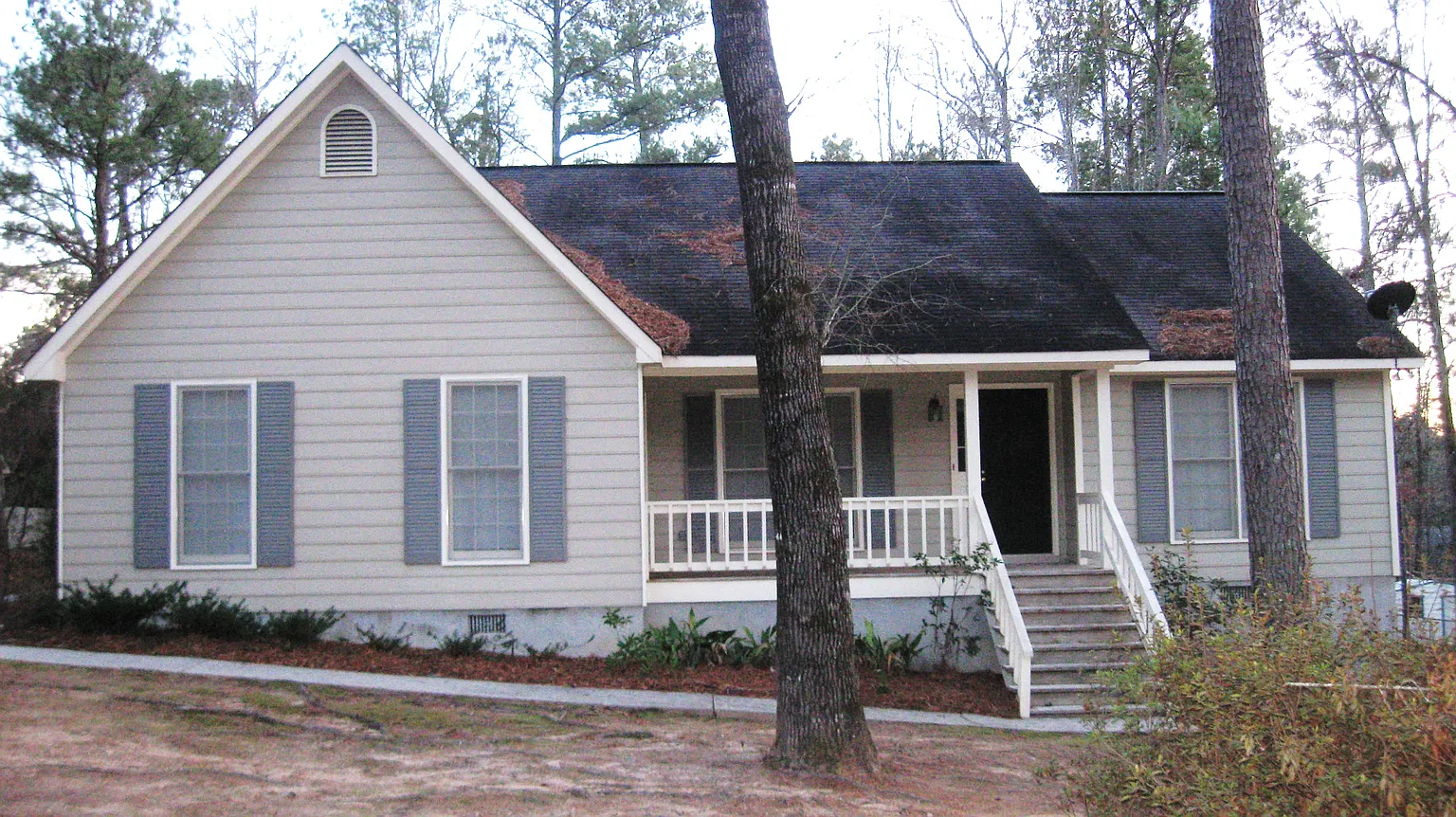 102 Coventry Ct NE photo 1