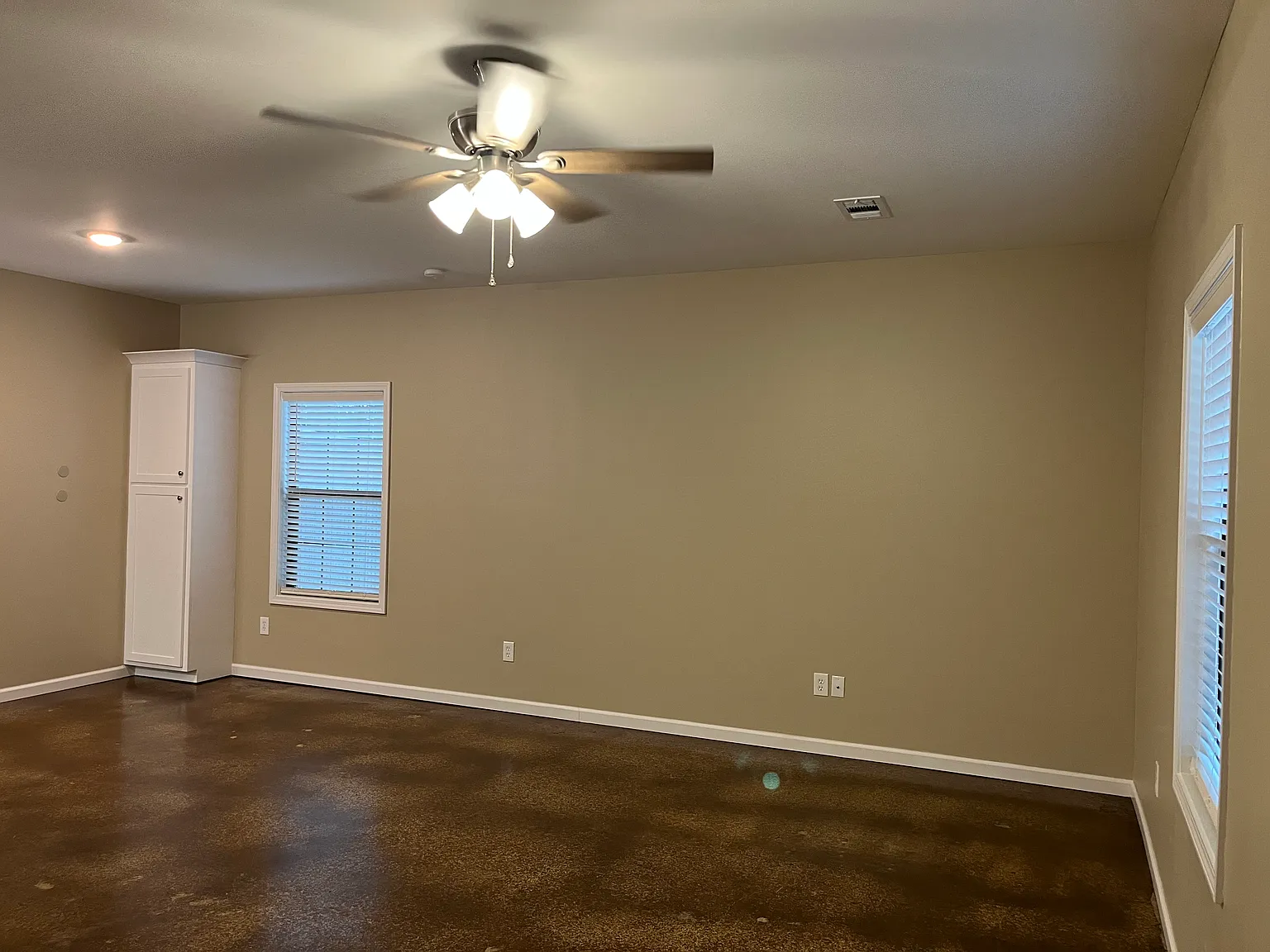 2 bed, 950 sqft, $1,300 — Photo 4