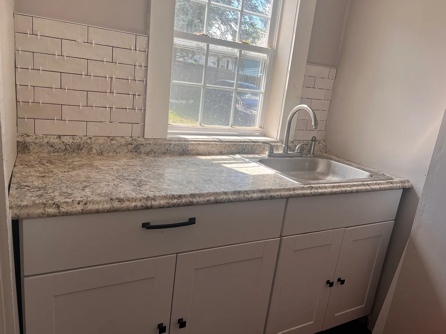 1042 Douglas Ave — Photo 4