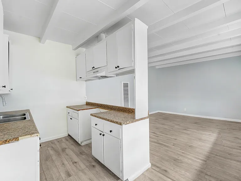 11426 S Budlong Ave #6 — Photo 5