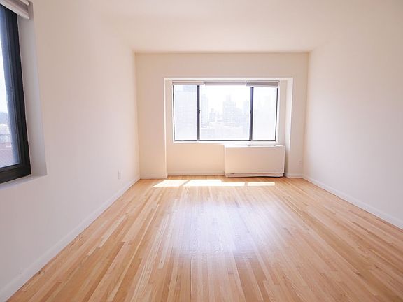 5th image of 353 E 78th St APT 14A