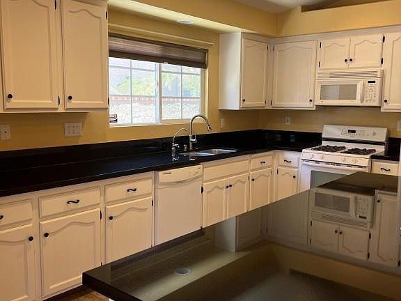 4th image of 23797 Peach Blossom Ct