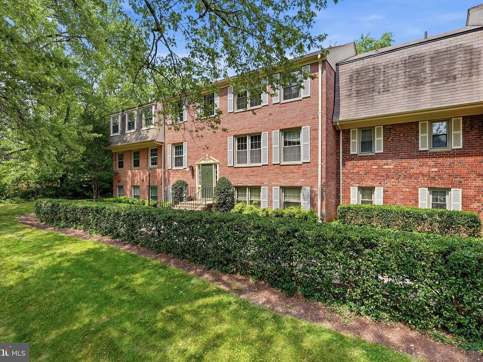 5976 Westchester Park Dr — Photo 3