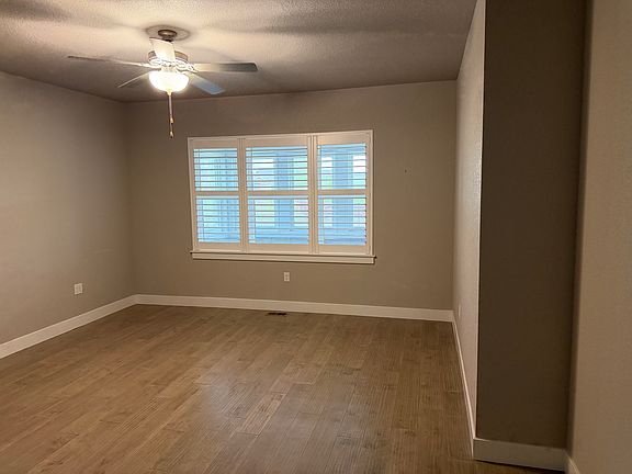 4th image of 1920 Tidewater Ln